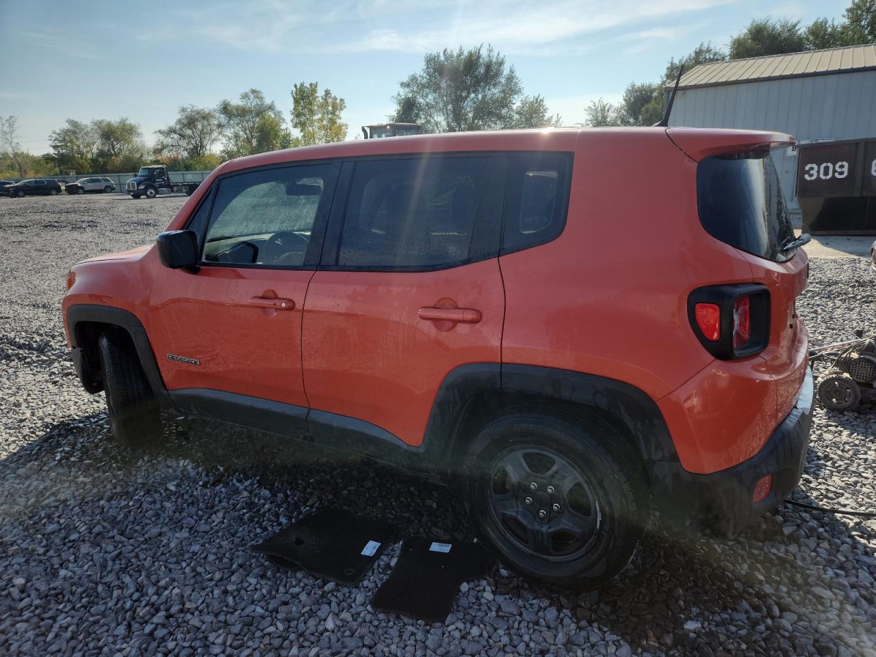 2017 JEEP RENEGADE SPORT photo 4