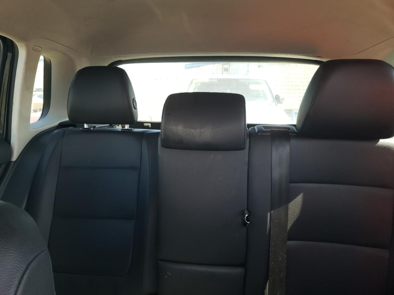 2016 VOLKSWAGEN TIGUAN S photo 10