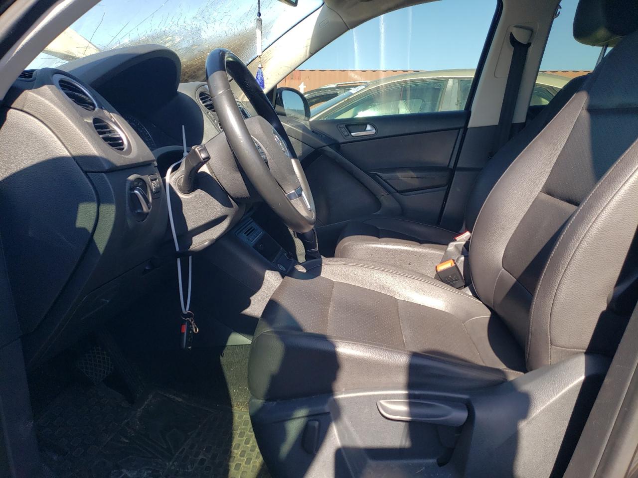 2016 VOLKSWAGEN TIGUAN S photo 7
