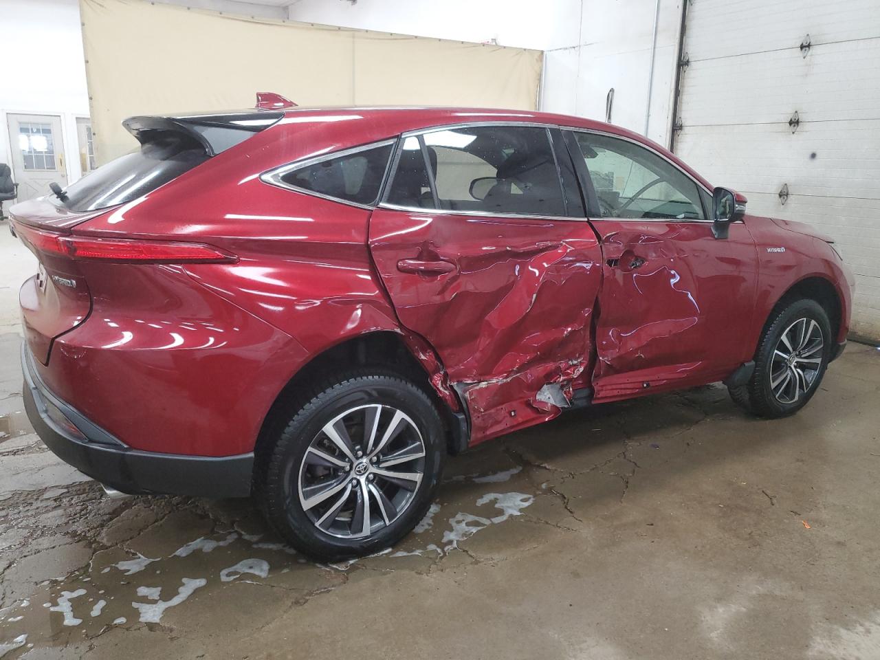 2021 TOYOTA VENZA LE photo 3