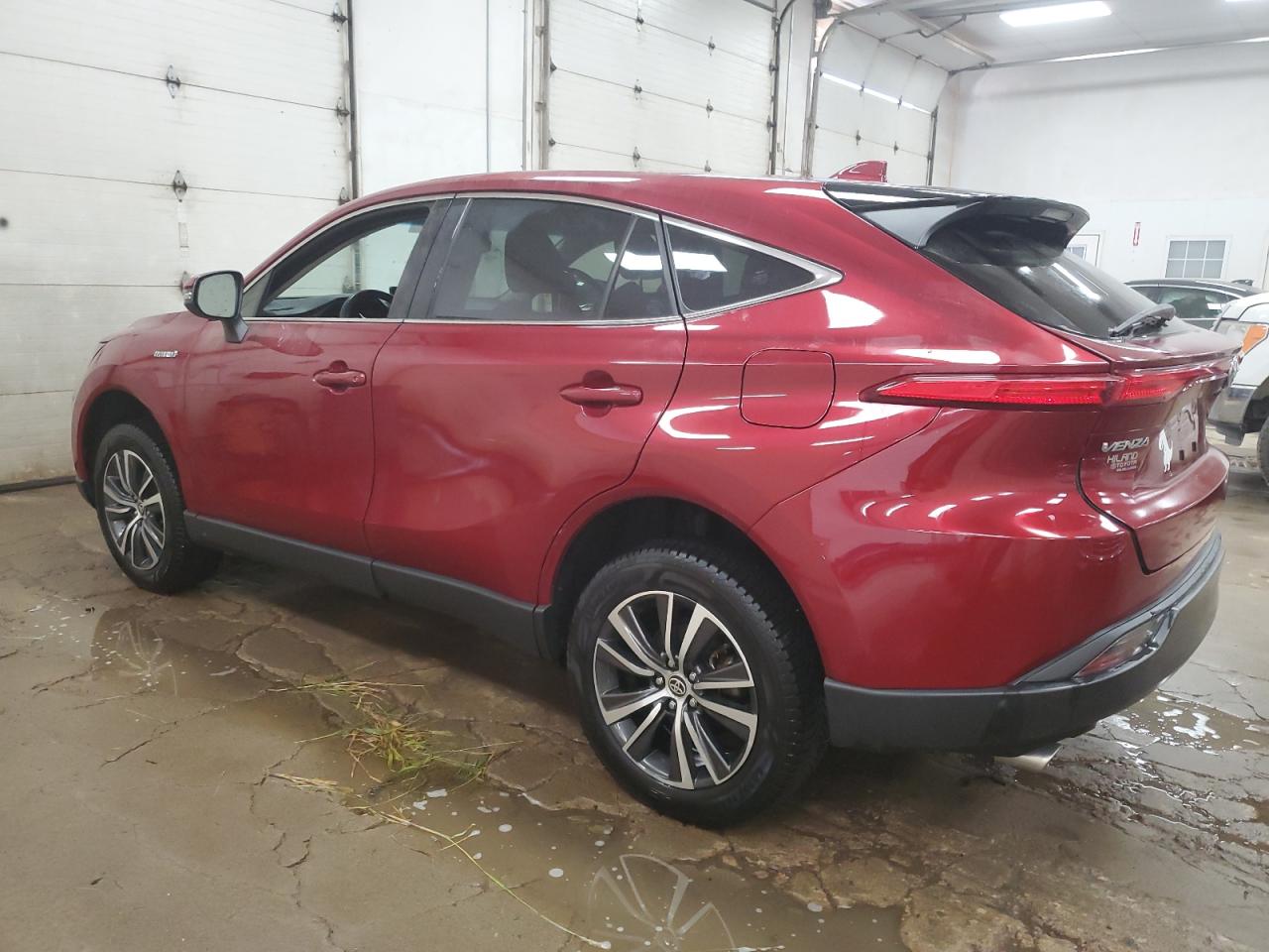 2021 TOYOTA VENZA LE photo 2
