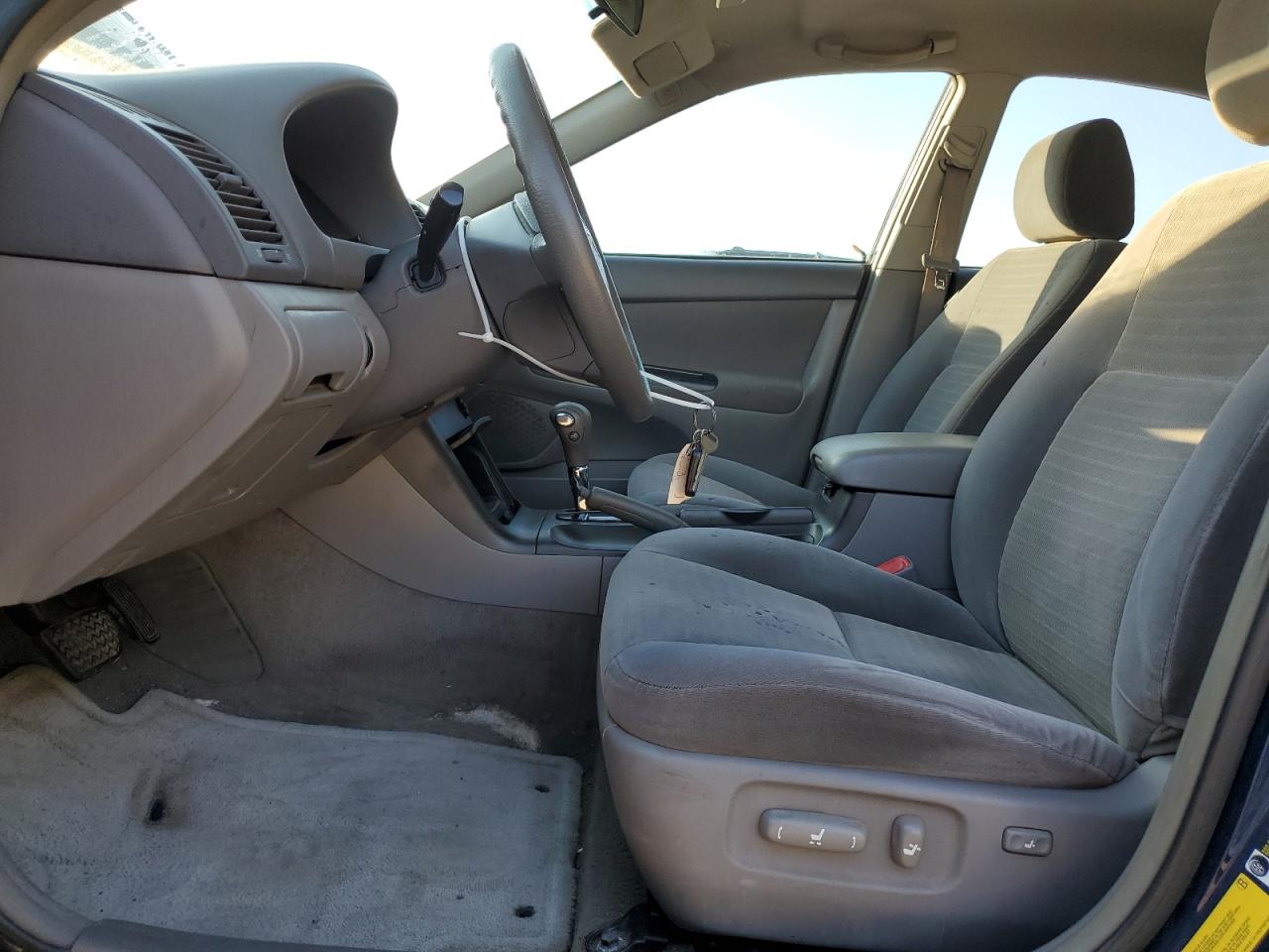 2006 TOYOTA CAMRY LE photo 13