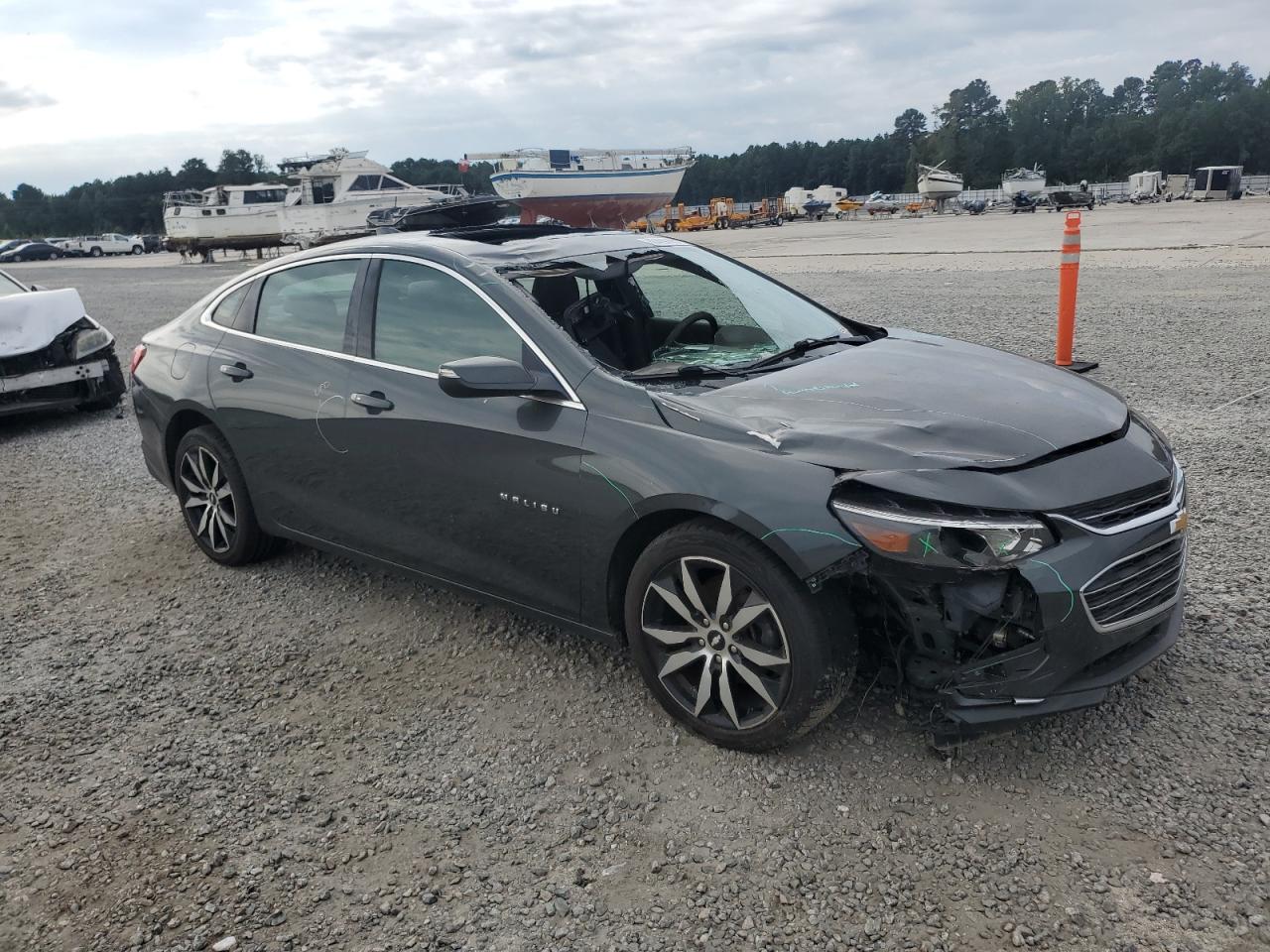 2017 CHEVROLET MALIBU LT photo 4