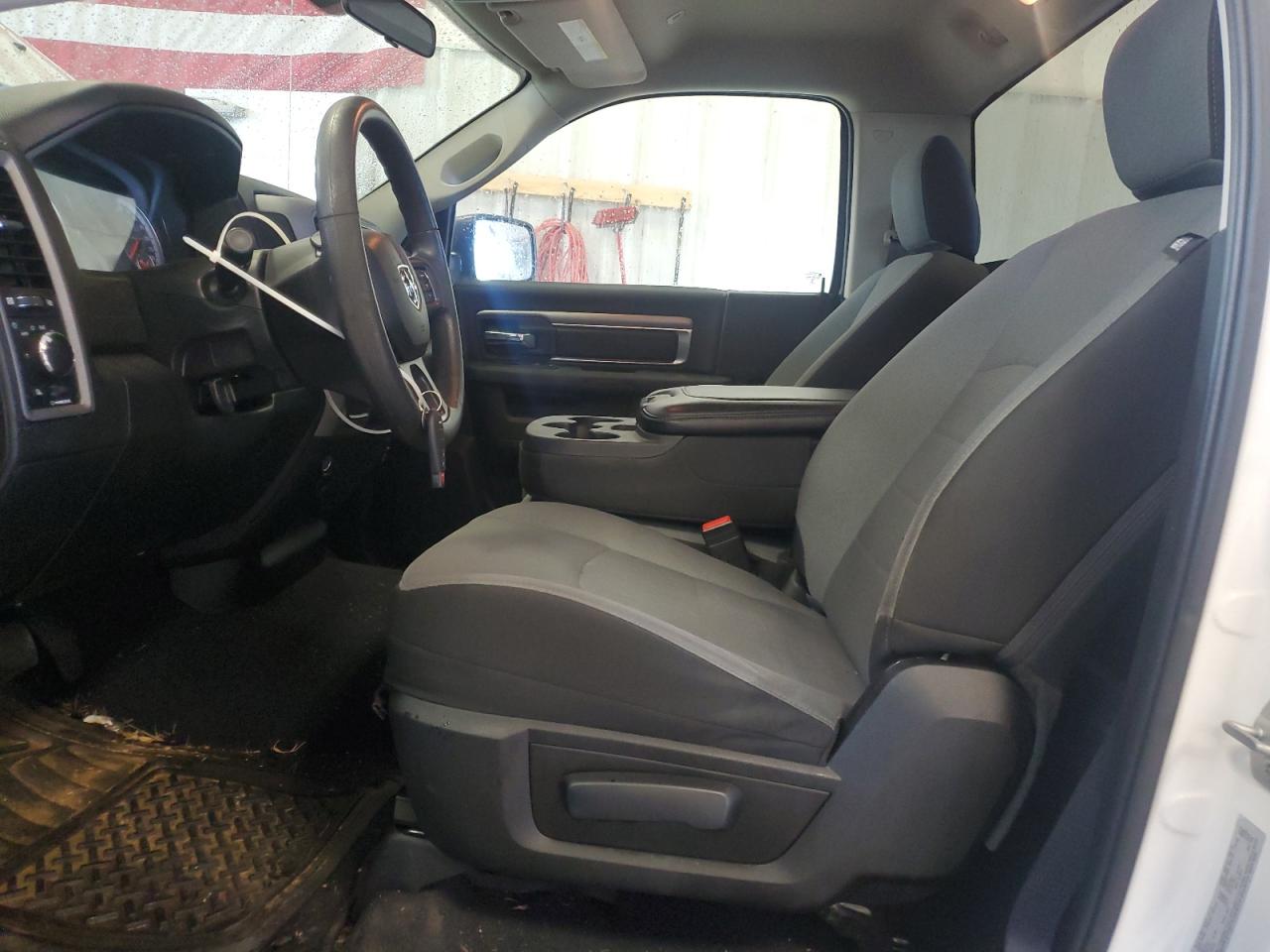 2022 RAM 1500 CLASSIC TRADESMAN photo 13