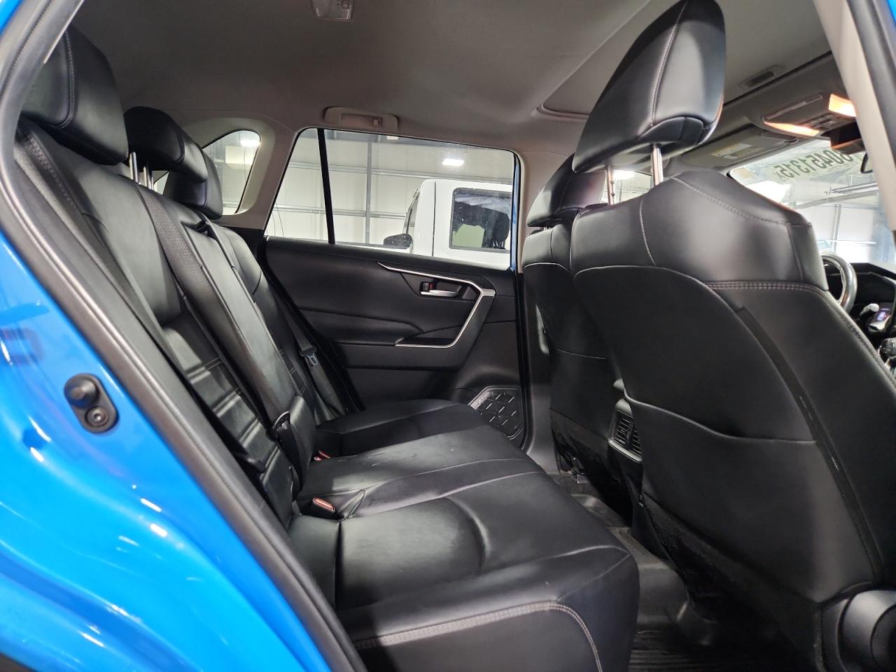 2019 TOYOTA RAV4 XLE PREMIUM photo 31