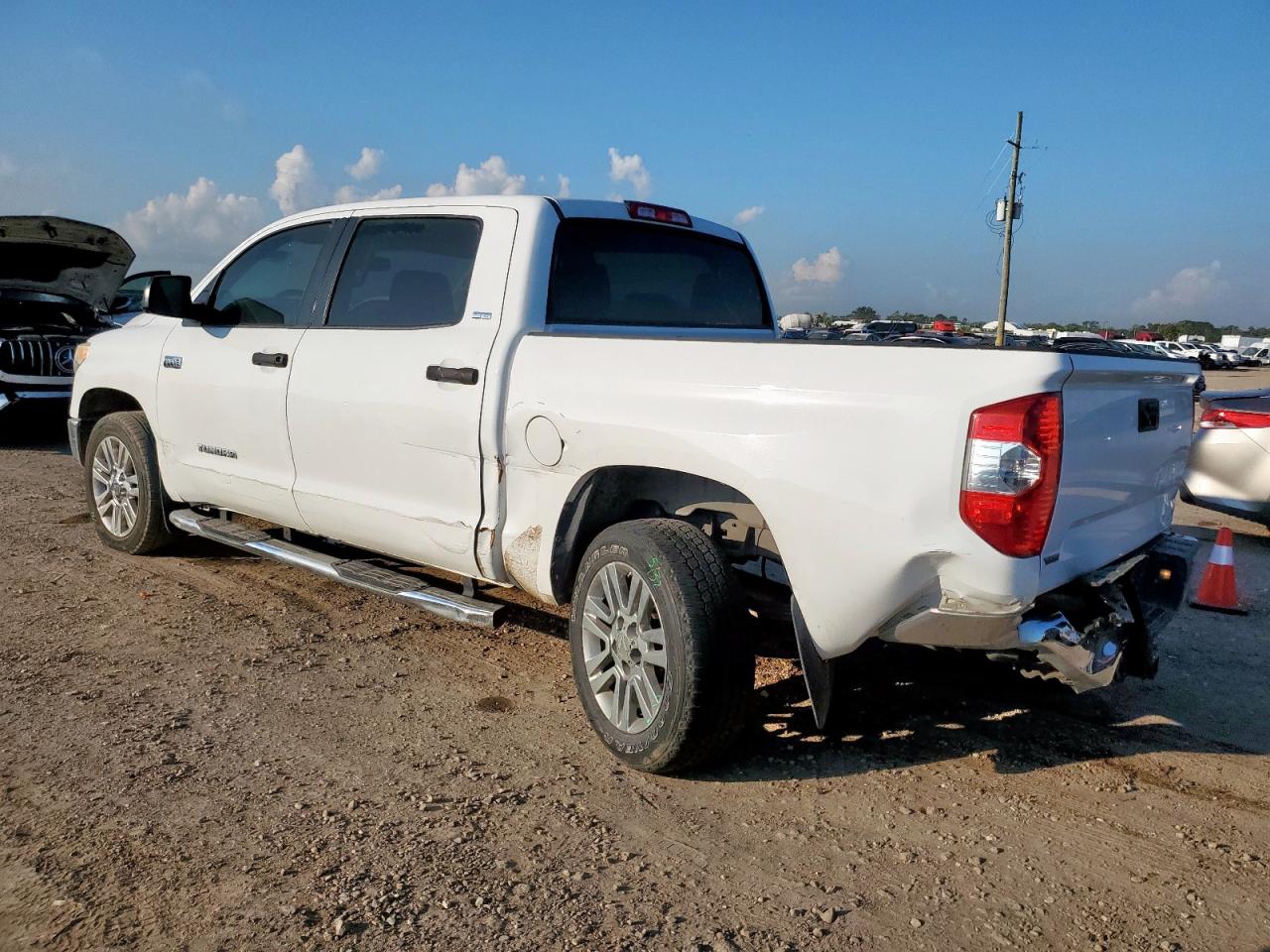 2014 TOYOTA TUNDRA CREWMAX SR5 photo 2