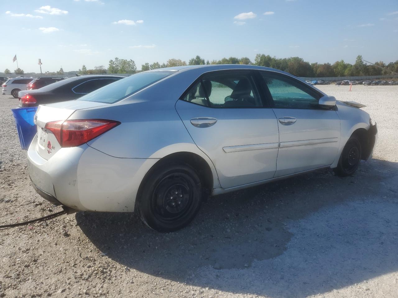 2019 TOYOTA COROLLA LE photo 3