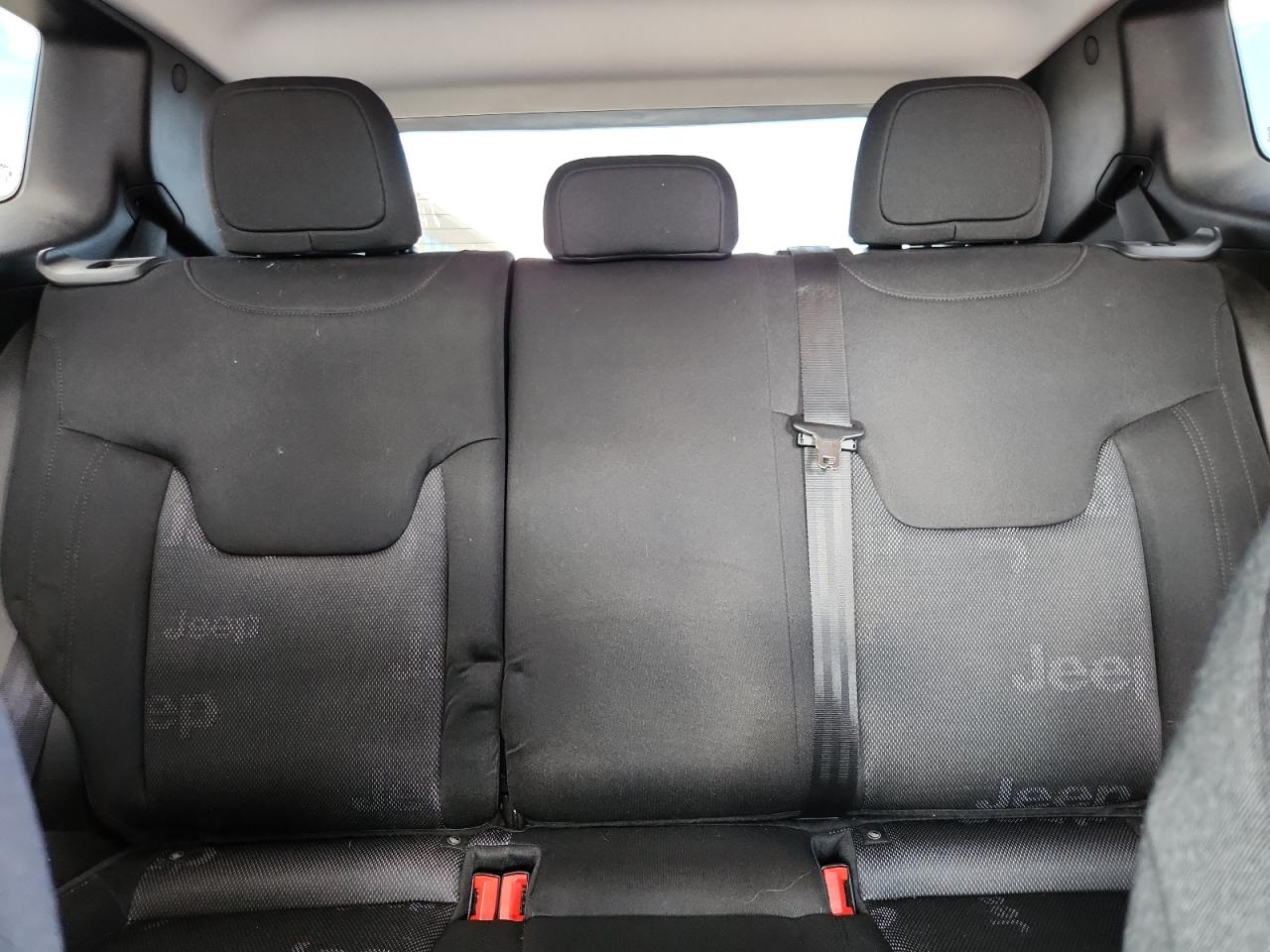 2017 JEEP RENEGADE LATITUDE photo 28