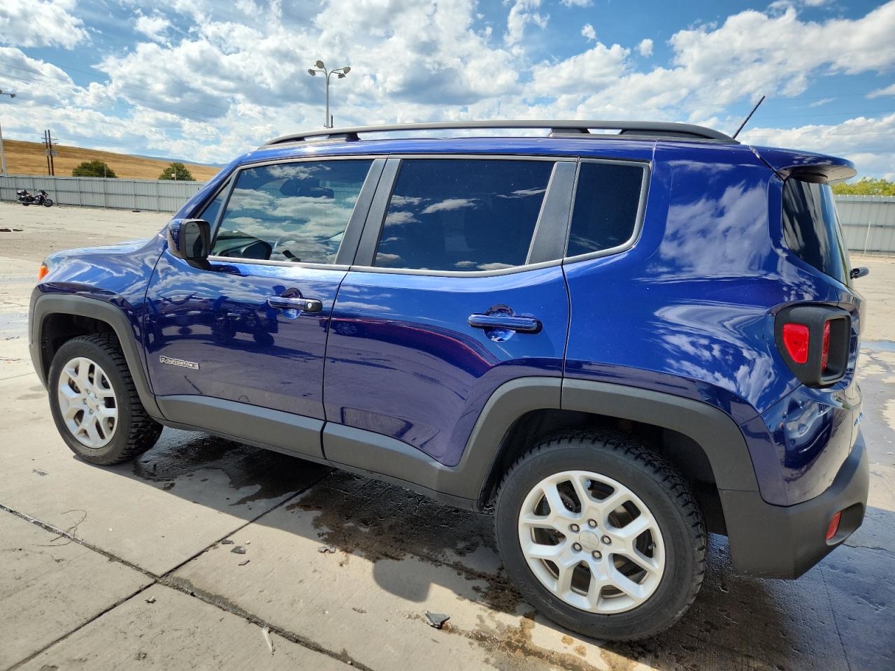 2017 JEEP RENEGADE LATITUDE photo 4