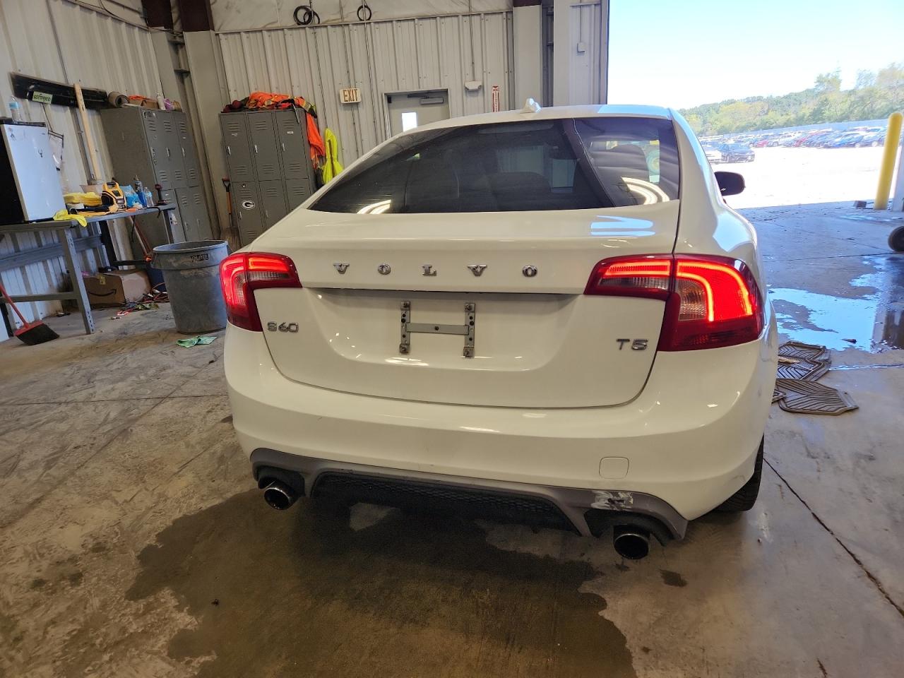 2017 VOLVO S60 photo 16