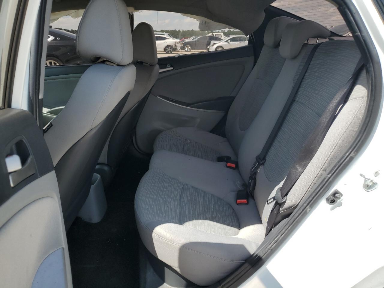2016 HYUNDAI ACCENT SE photo 10