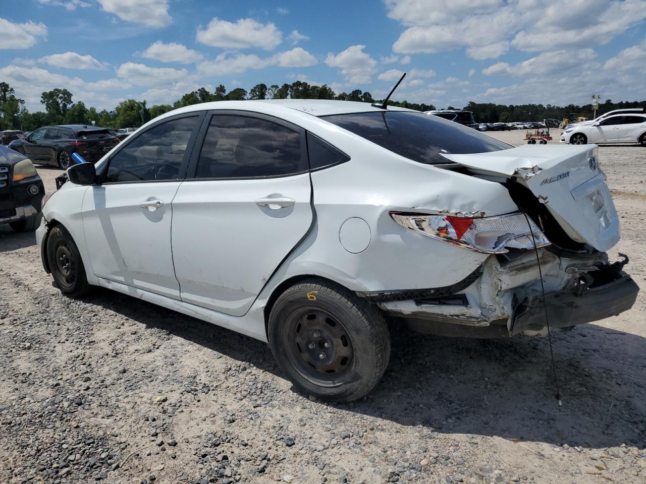 2016 HYUNDAI ACCENT SE photo 2