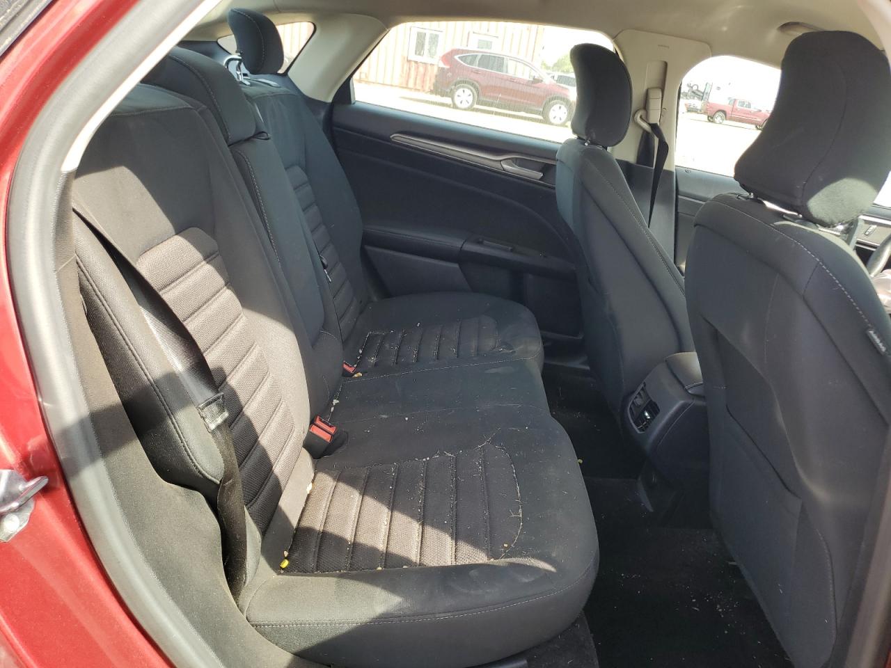 2017 FORD FUSION SE photo 28