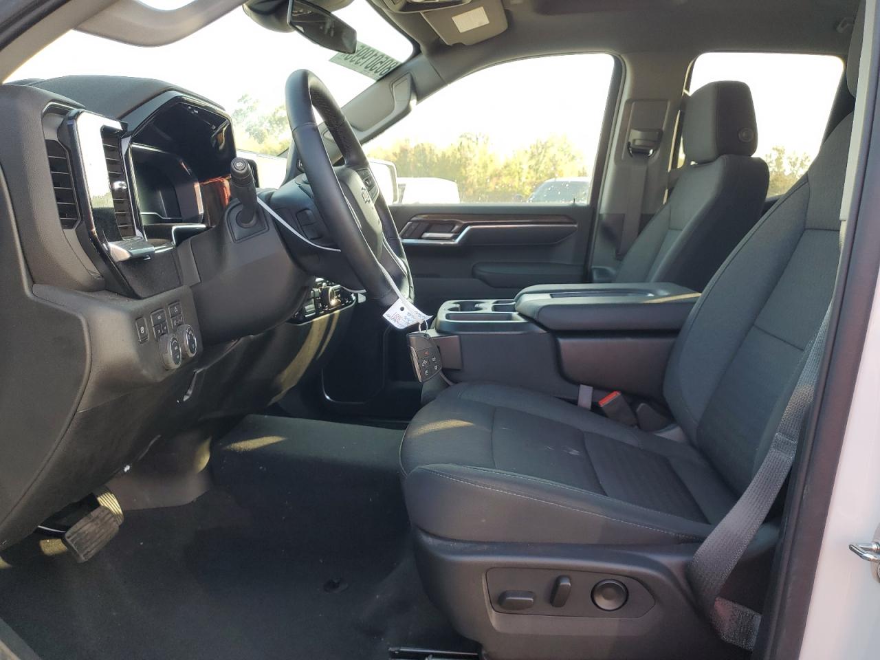 2025 CHEVROLET SILVERADO K1500 LT-L photo 13