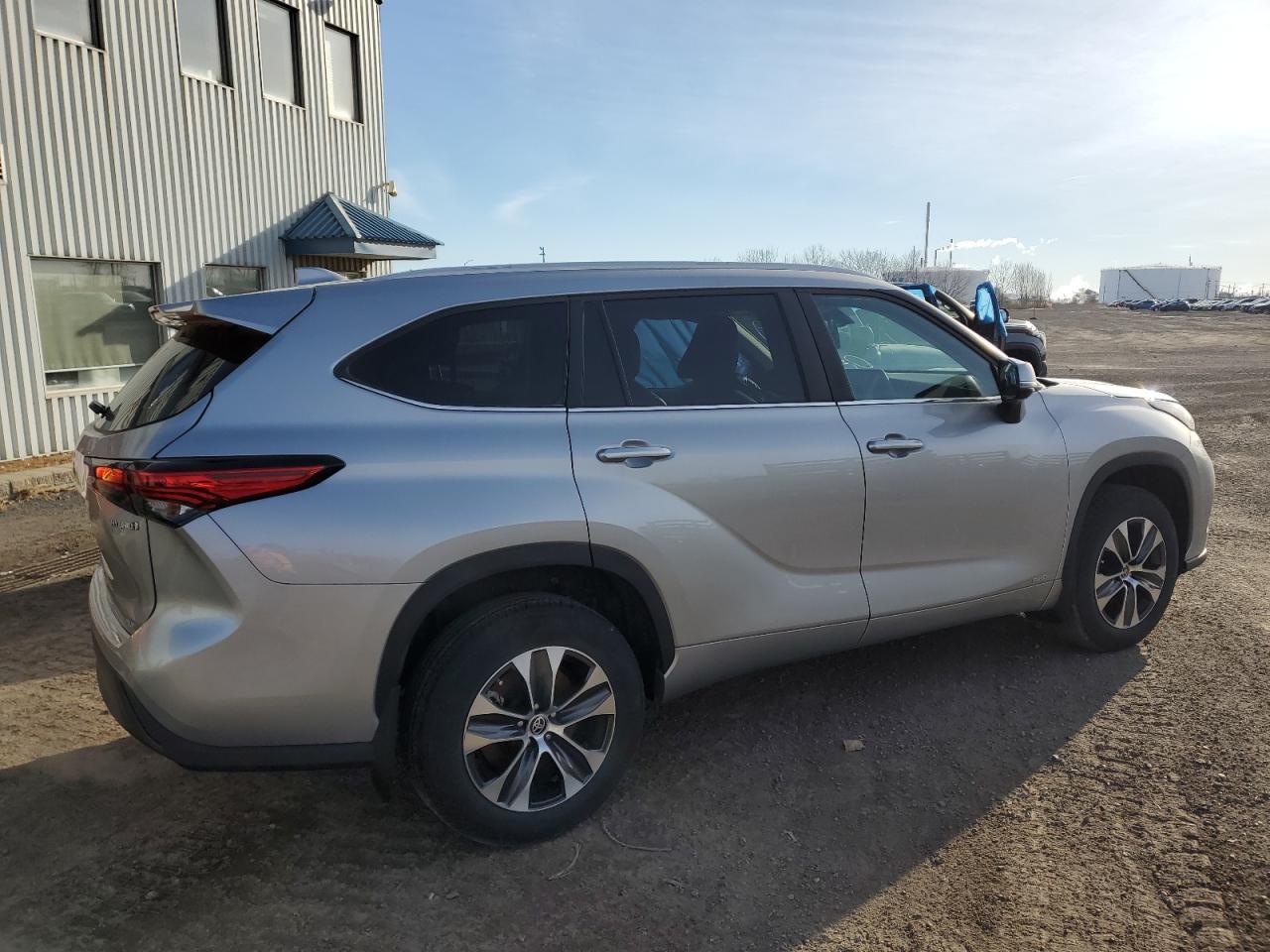 2023 TOYOTA HIGHLANDER HYBRID XLE photo 5