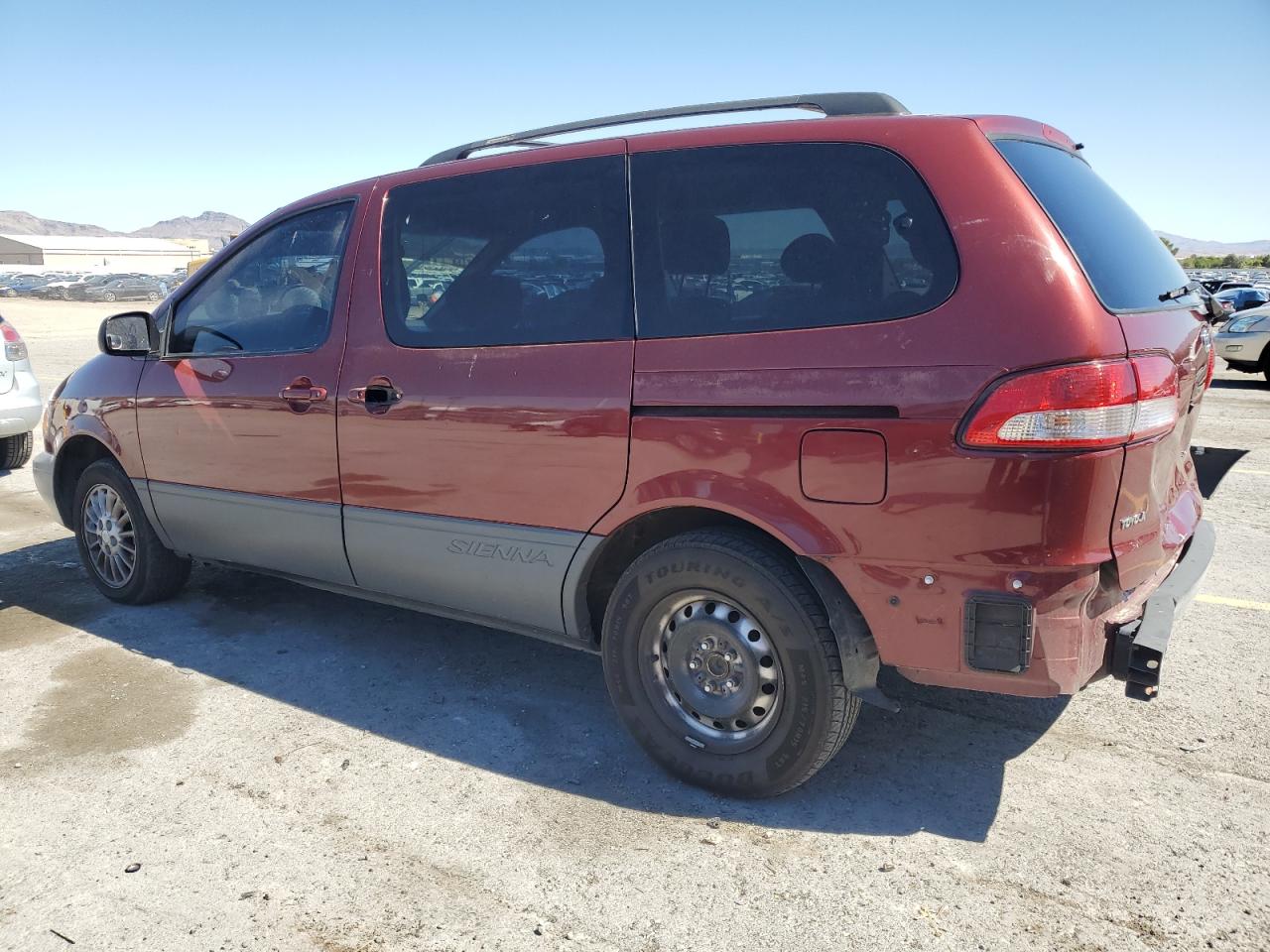 2003 TOYOTA SIENNA CE photo 3