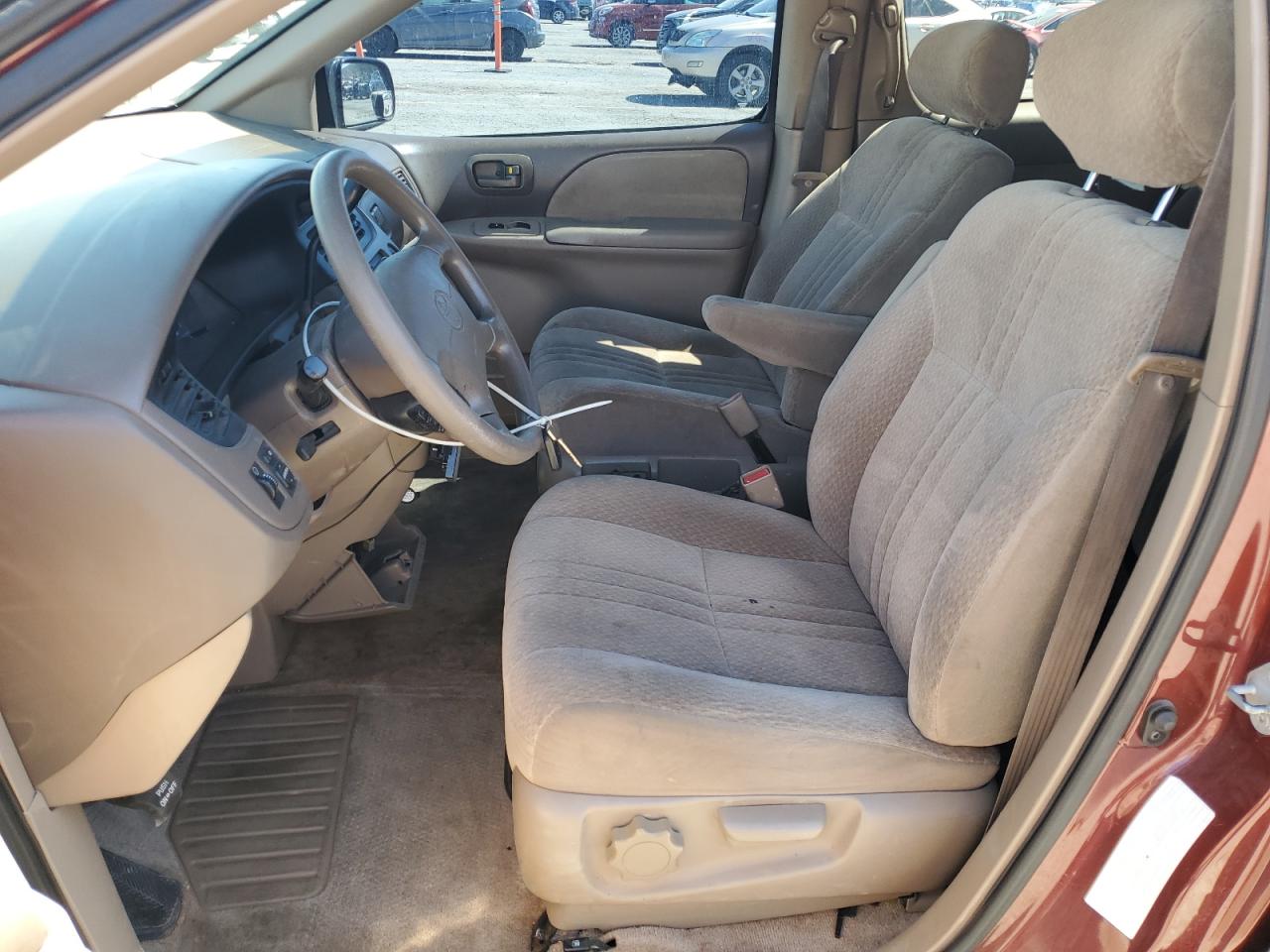 2003 TOYOTA SIENNA CE photo 13