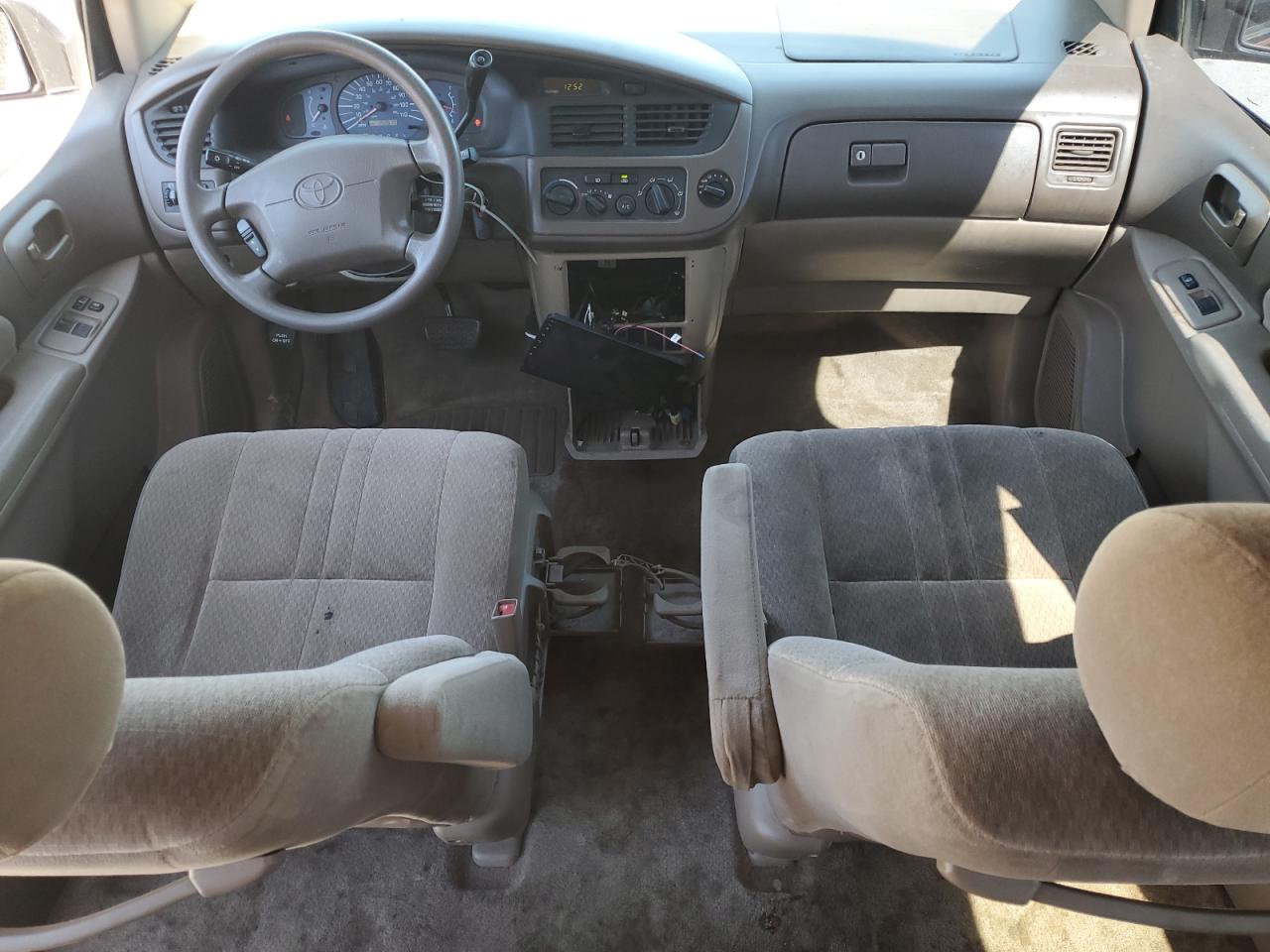 2003 TOYOTA SIENNA CE photo 15