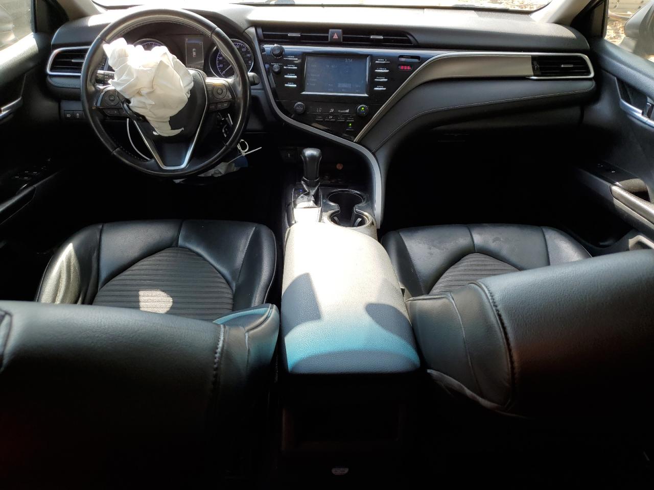 2018 TOYOTA CAMRY L photo 22