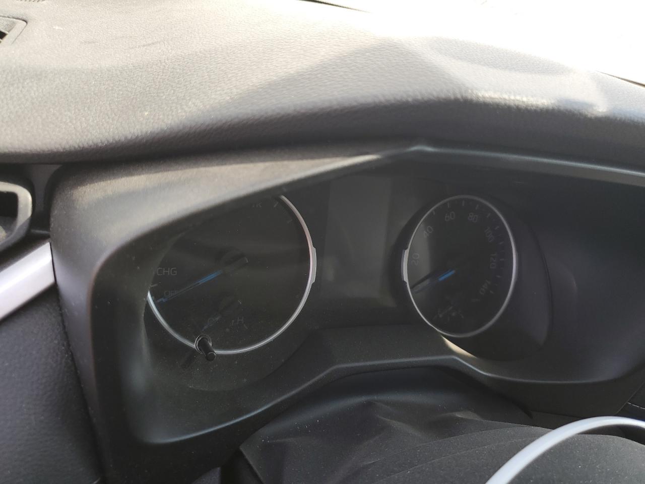 2019 TOYOTA RAV4 LE photo 9