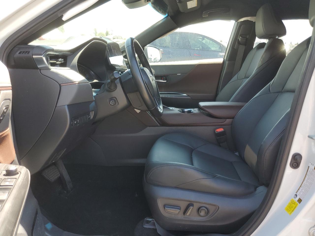 2023 TOYOTA VENZA XLE photo 7