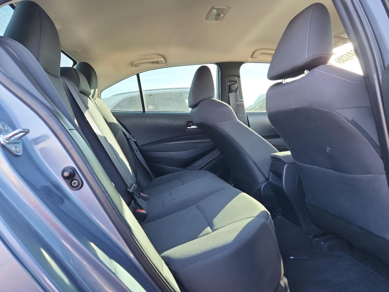 2021 TOYOTA COROLLA LE photo 10