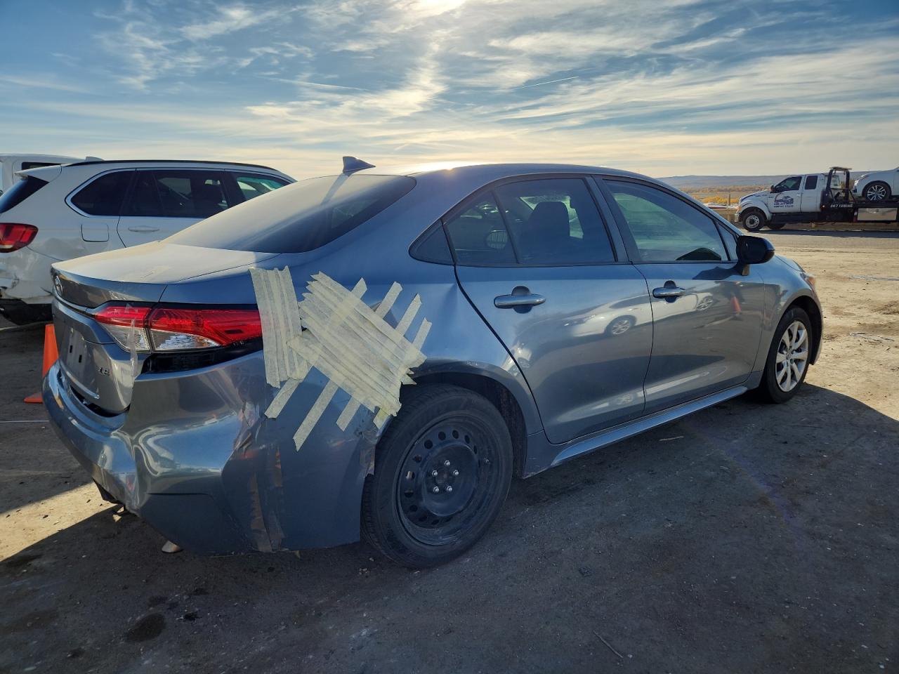 2021 TOYOTA COROLLA LE photo 3