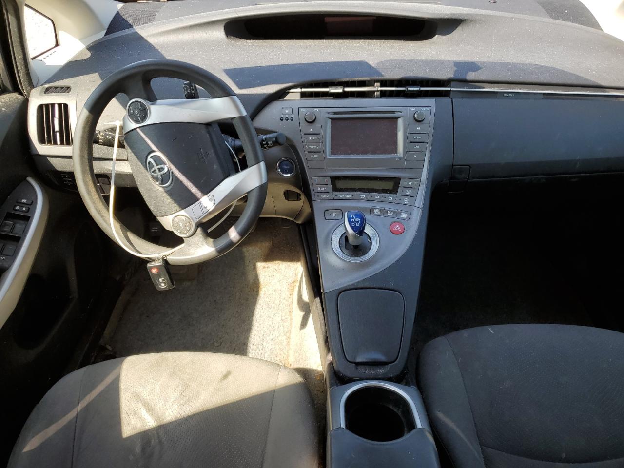 2015 TOYOTA PRIUS photo 8