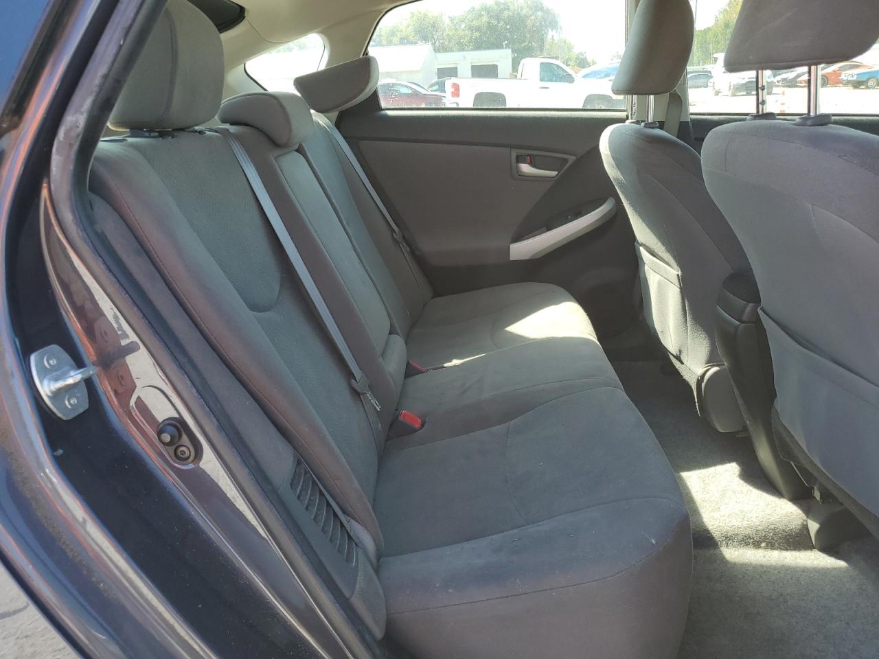 2015 TOYOTA PRIUS photo 10