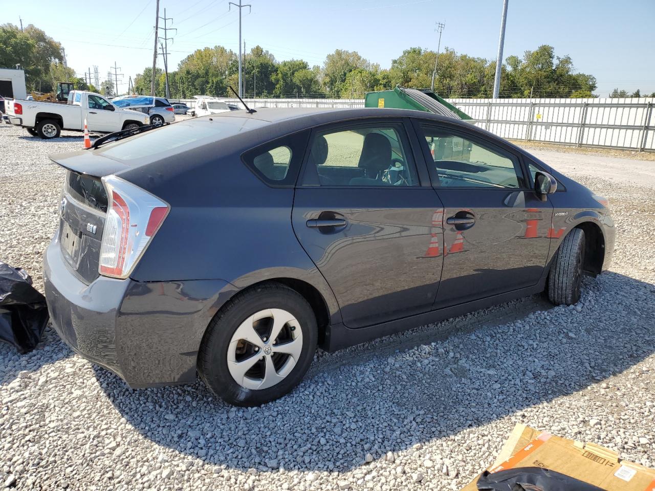 2015 TOYOTA PRIUS photo 3