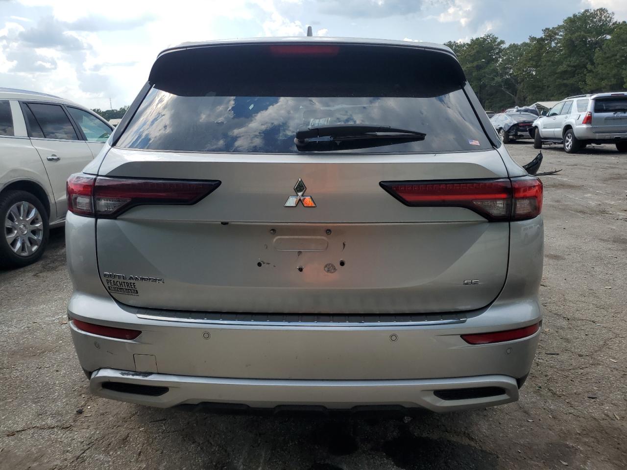 2024 MITSUBISHI OUTLANDER SE photo 6