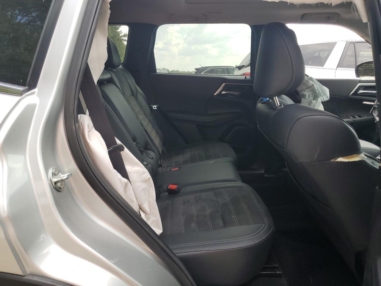 2024 MITSUBISHI OUTLANDER SE photo 10