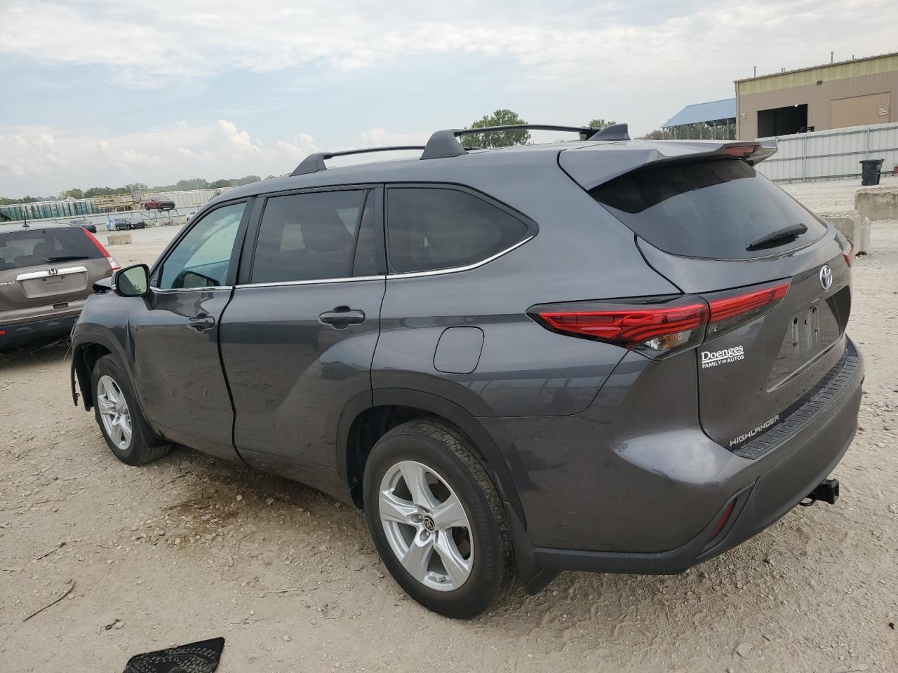 2023 TOYOTA HIGHLANDER HYBRID LE photo 3