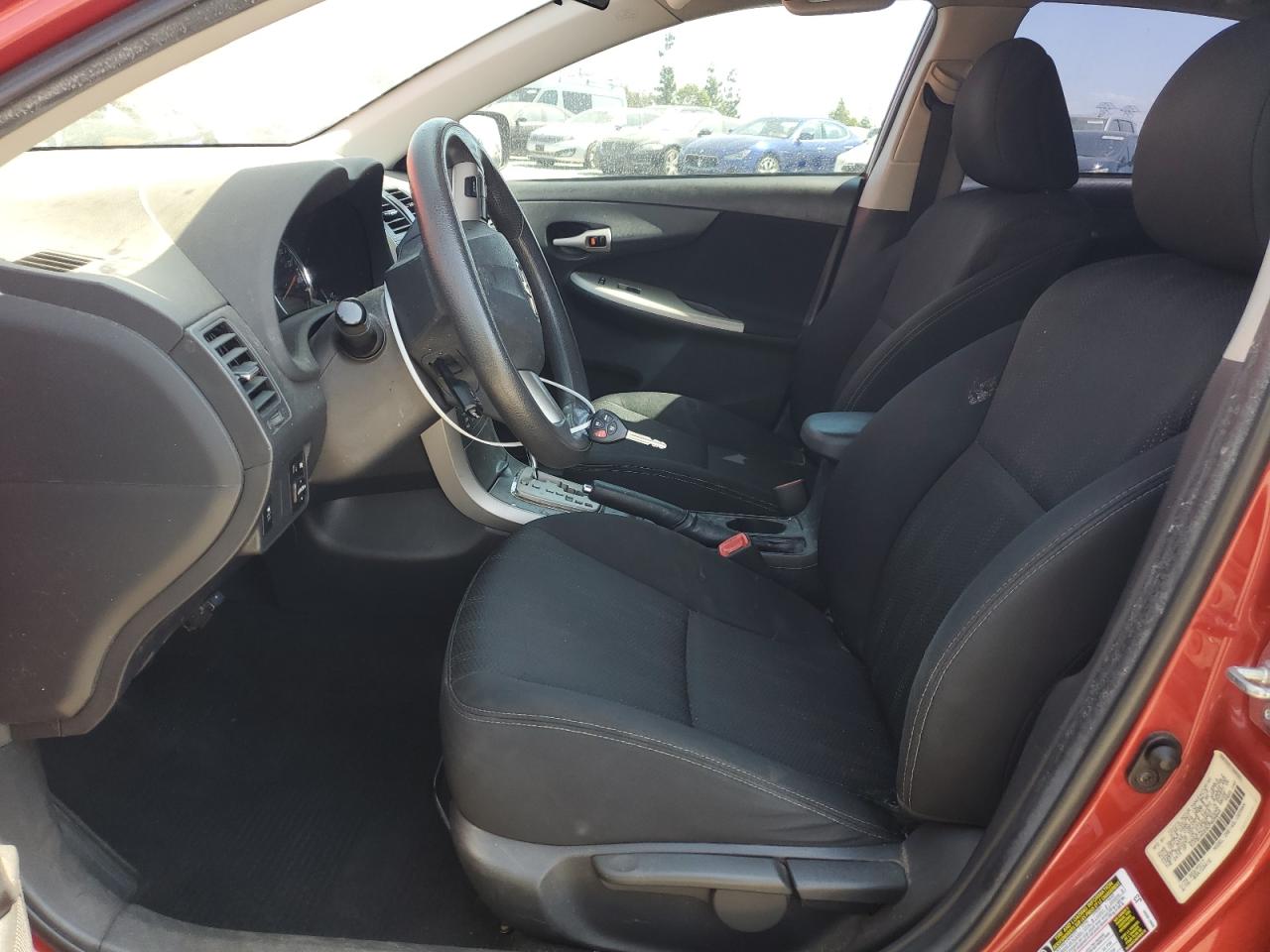 2012 TOYOTA COROLLA photo 7