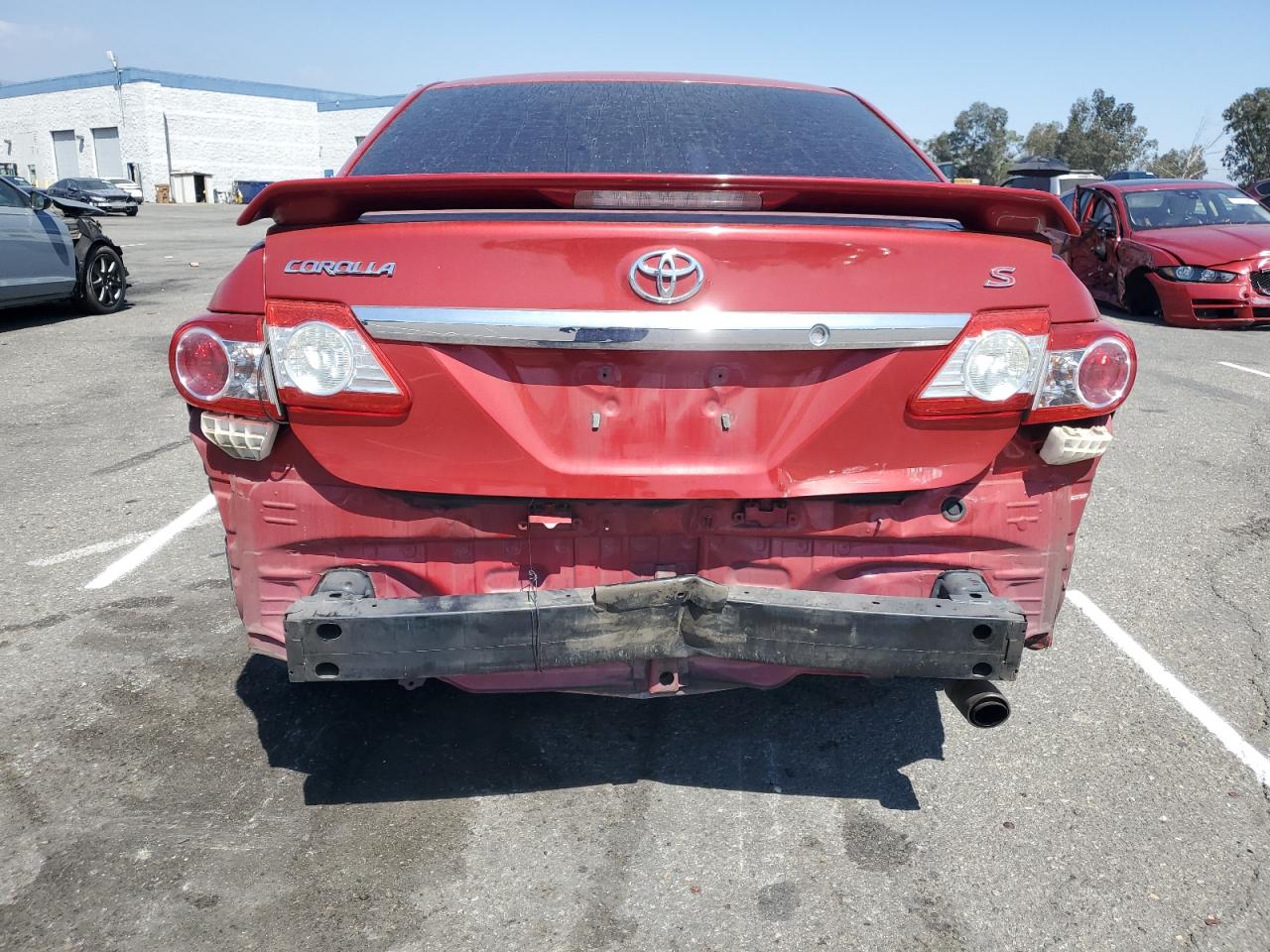 2012 TOYOTA COROLLA photo 6