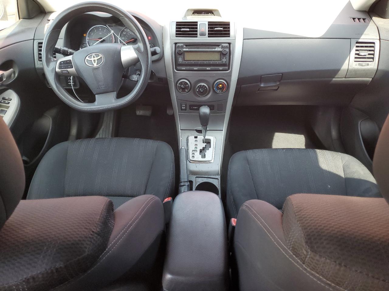 2012 TOYOTA COROLLA photo 8