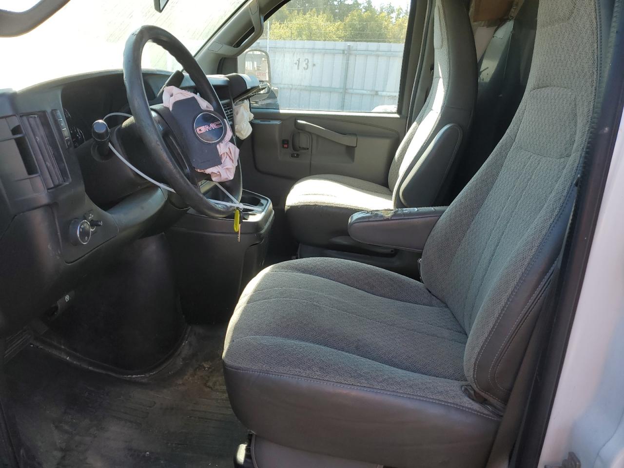 2016 GMC SAVANA G2500 photo 7