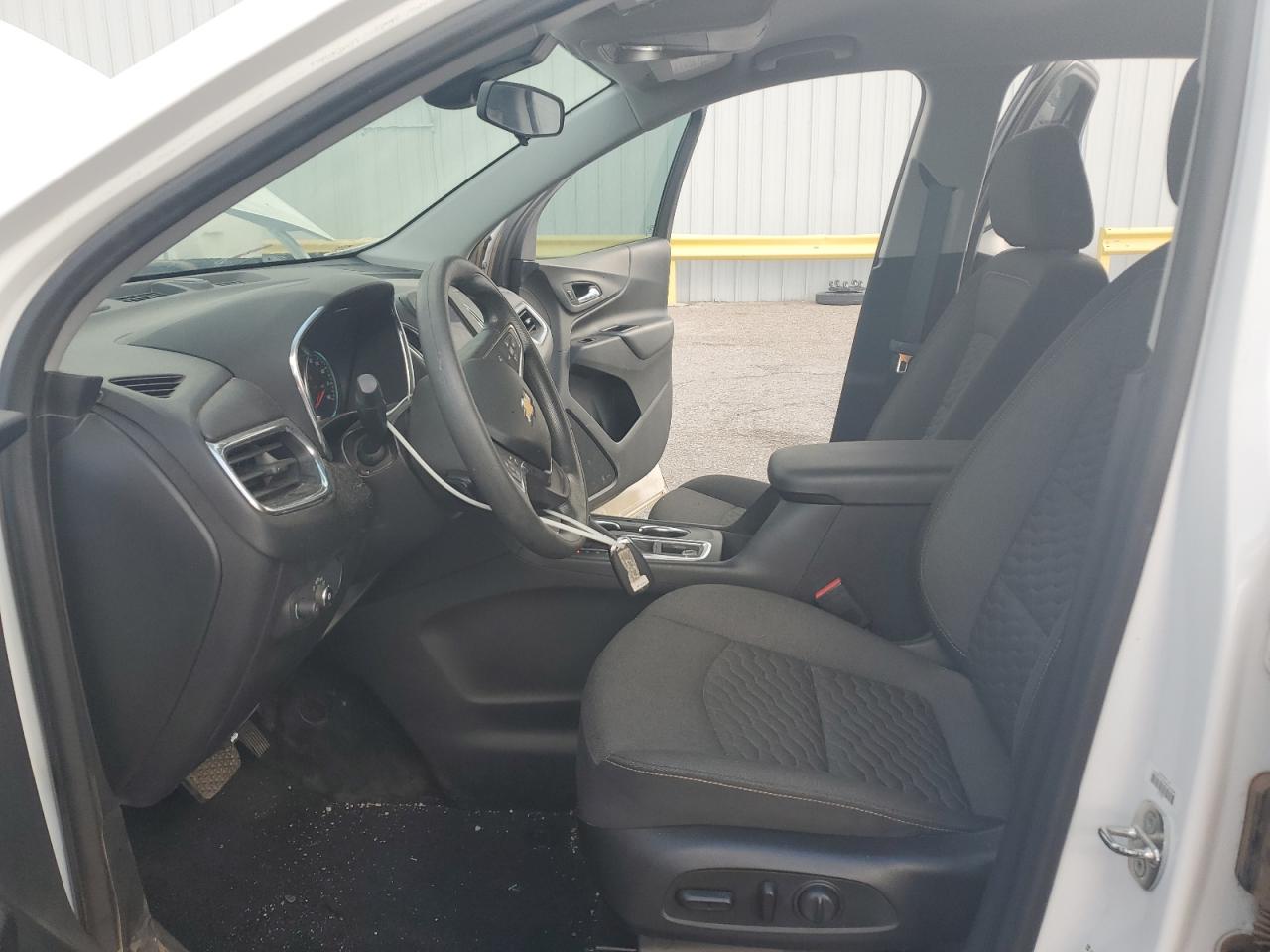 2020 CHEVROLET EQUINOX LT photo 13