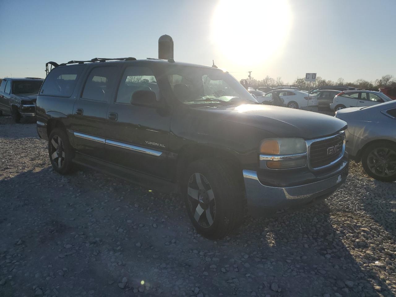 2004 GMC YUKON XL C1500 photo 13
