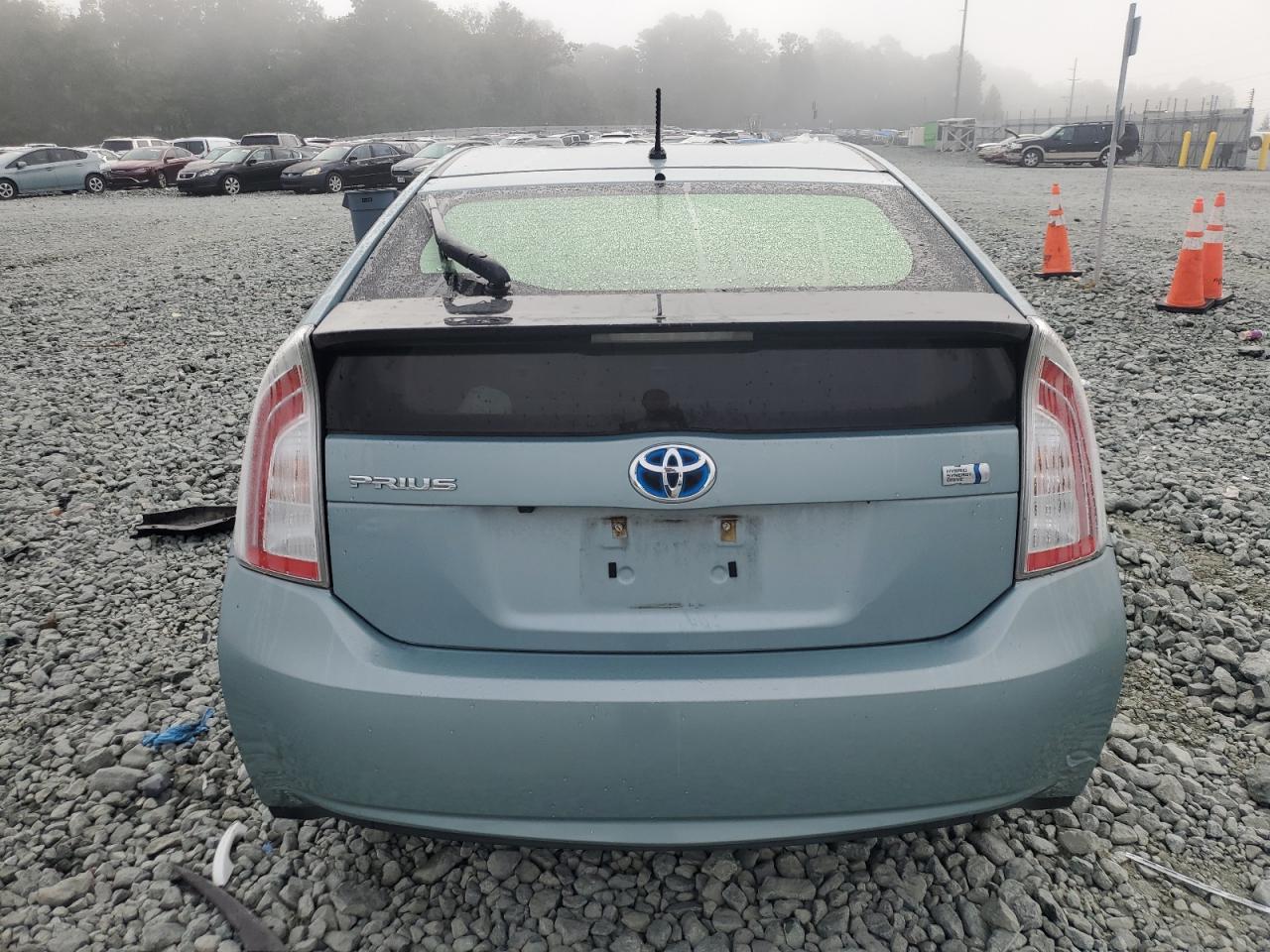 2015 TOYOTA PRIUS photo 6