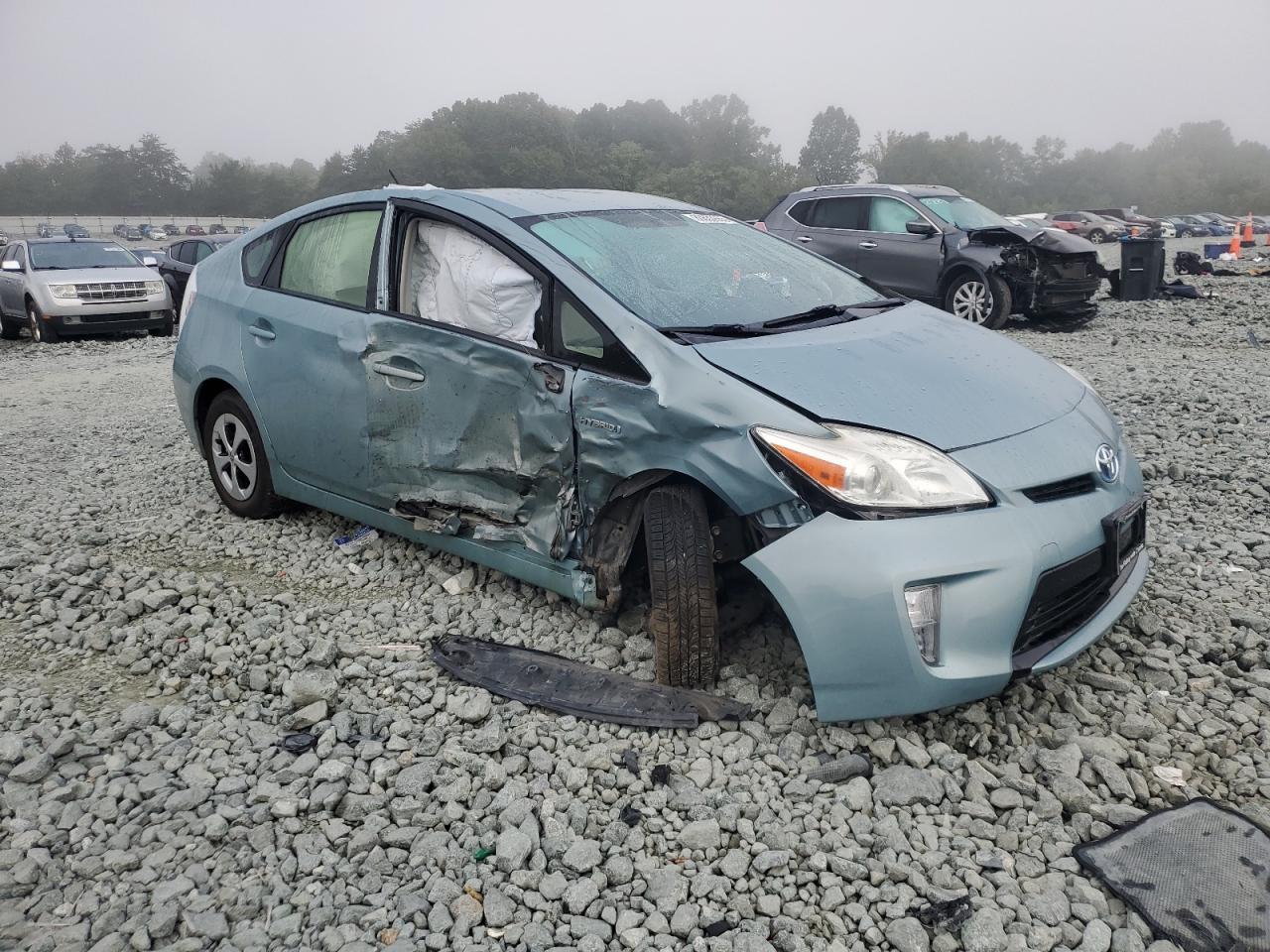 2015 TOYOTA PRIUS photo 4