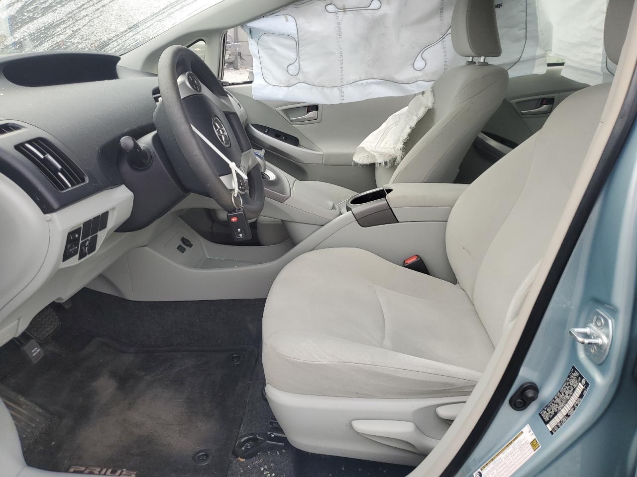 2015 TOYOTA PRIUS photo 7