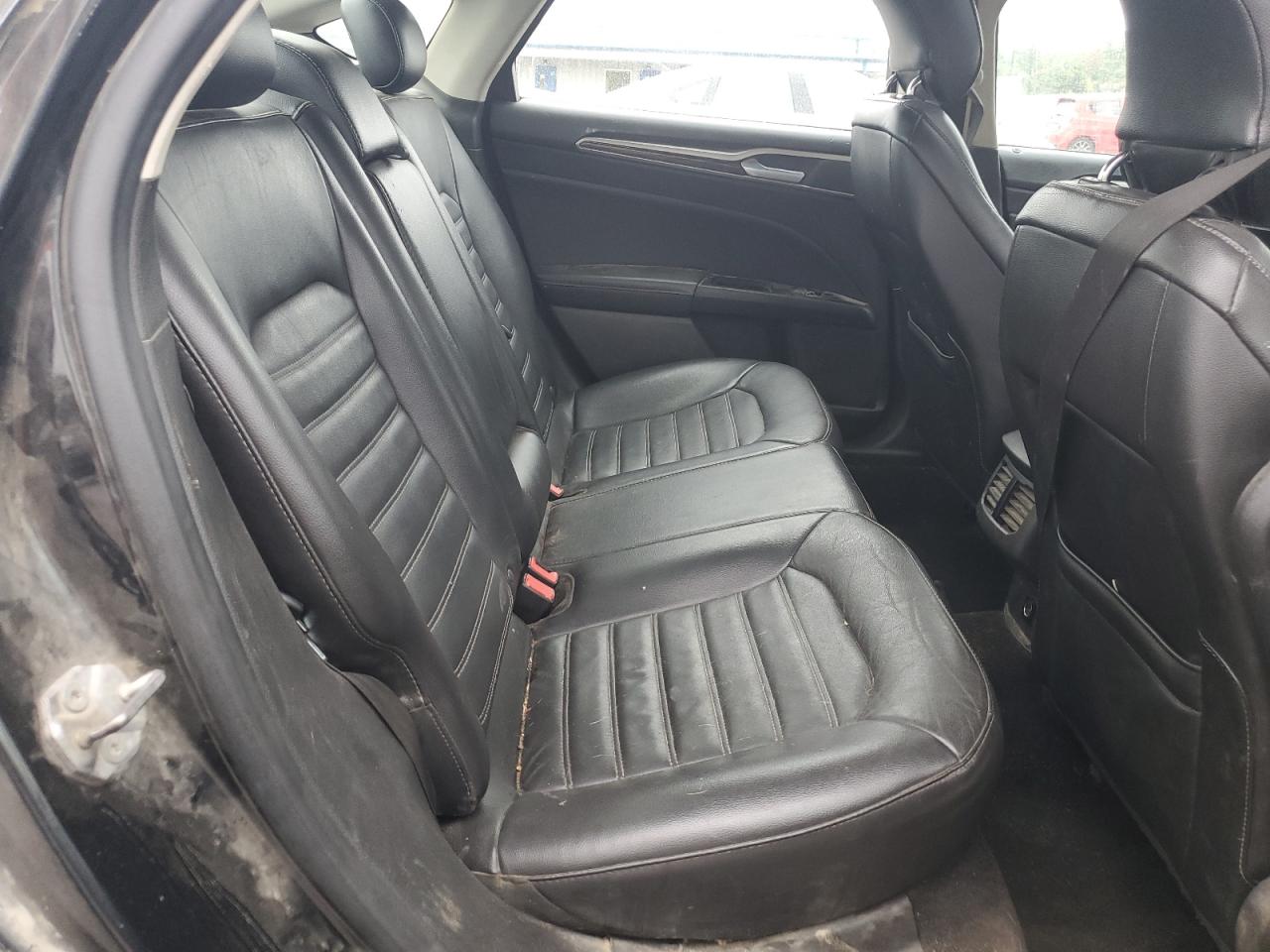 2014 FORD FUSION SE photo 19