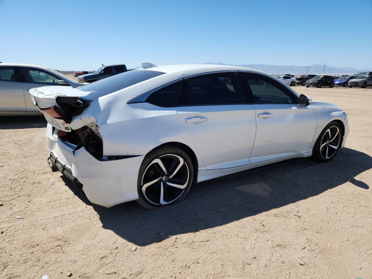 2018 HONDA ACCORD SPORT photo 3