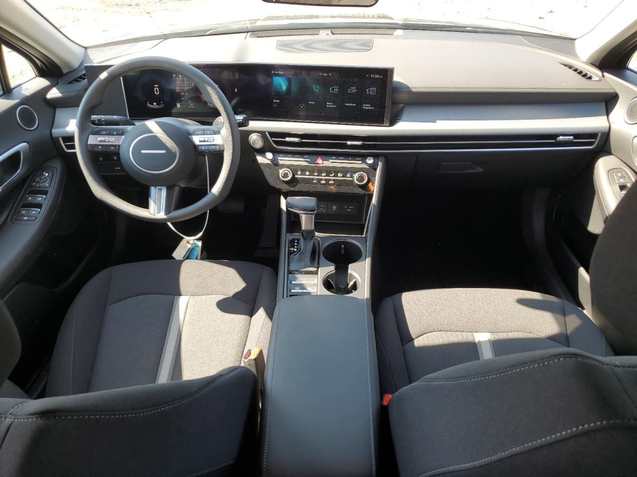 2025 HYUNDAI SONATA SE photo 8