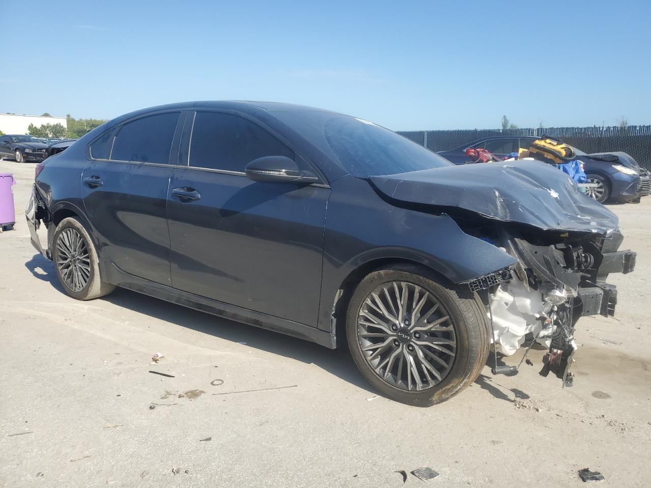 2023 KIA FORTE GT LINE photo 10