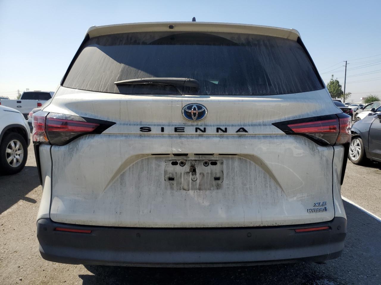 2021 TOYOTA SIENNA XLE 8-PASSENGER photo 11