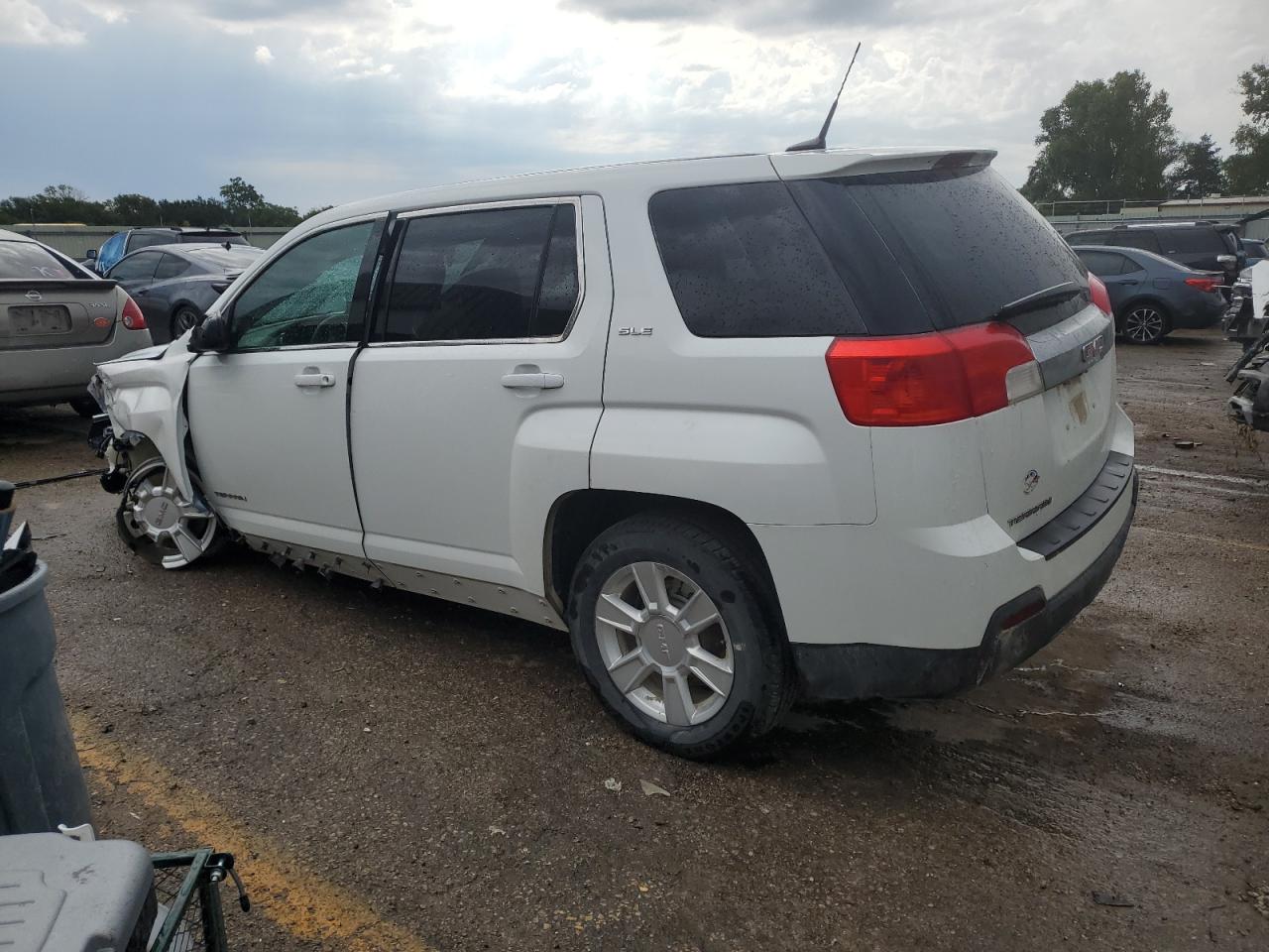 2012 GMC TERRAIN SLE photo 4