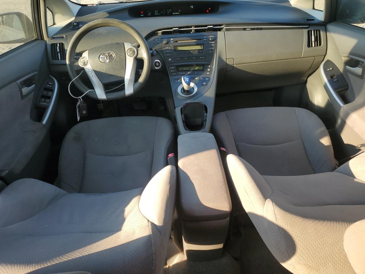2010 TOYOTA PRIUS photo 15