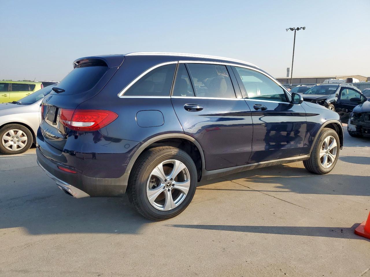 2017 MERCEDES-BENZ GLC 300 photo 5